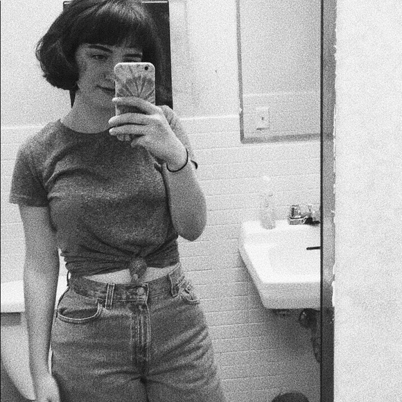 Meet your Posher, Emily - Picture 2 of 2